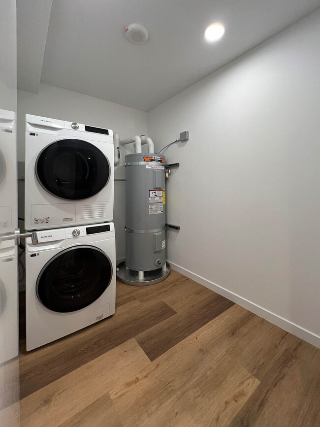 Building Photo - 1500 Rycroft St