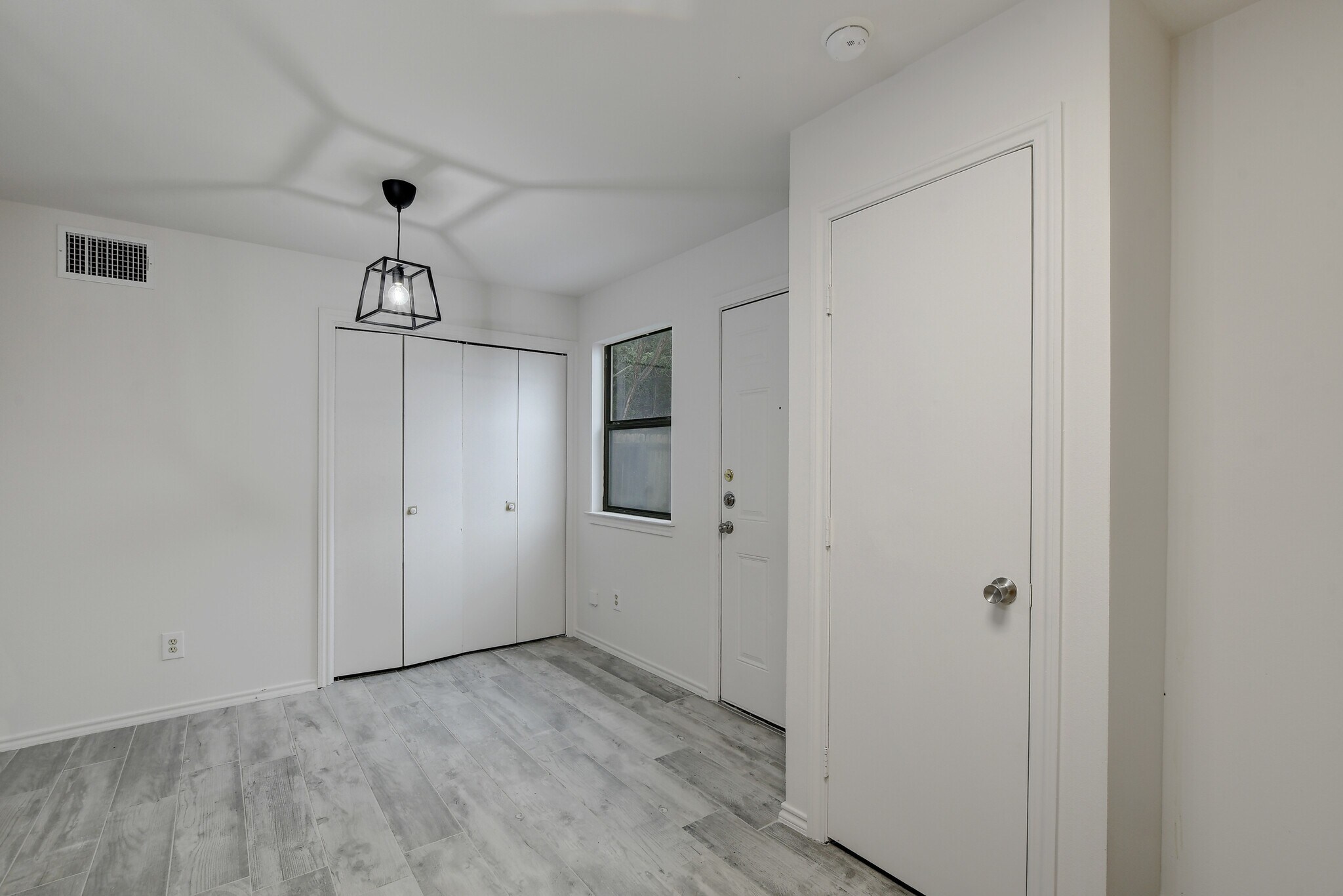 Building Photo - 809 Bracewood Cir