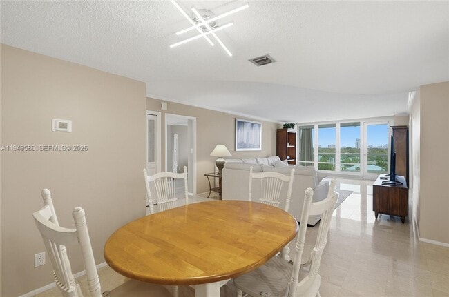 Building Photo - 2100 S Ocean Ln