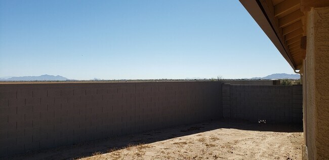 Building Photo - Beautifully upgraded home in Mission Ranch.