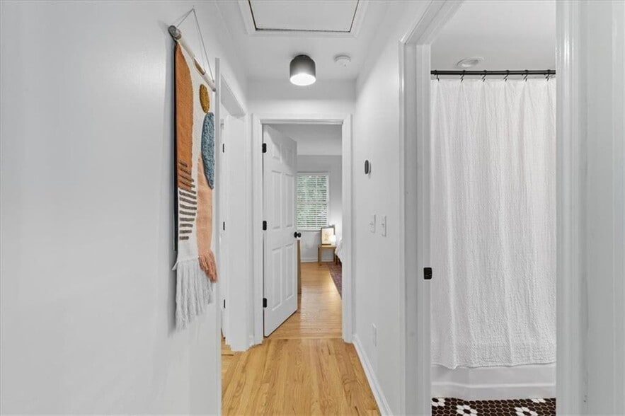 Building Photo - 2238 Ridgedale Rd NE