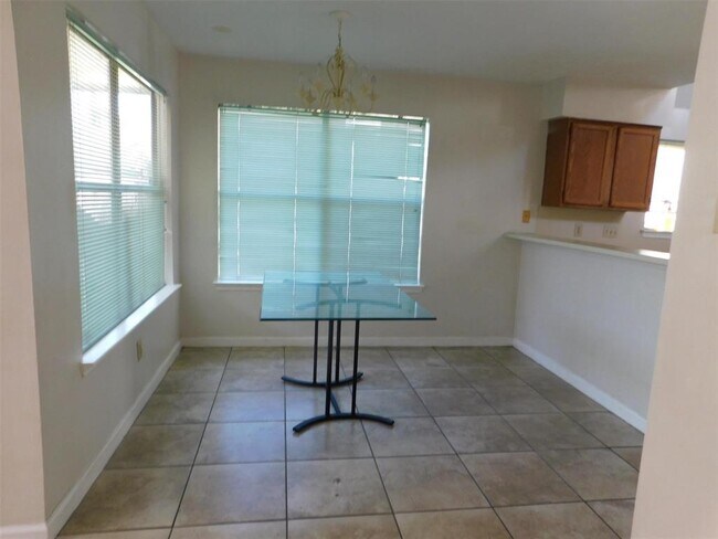 Building Photo - 2206 Laurel Land Ln