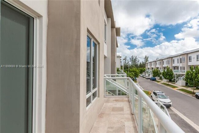 Building Photo - 10245 NW 63rd Terrace