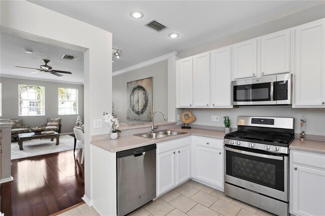 Building Photo - 1427 Harbour Walk Dr