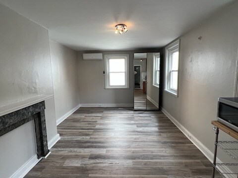 Building Photo - 1227 Spruce St