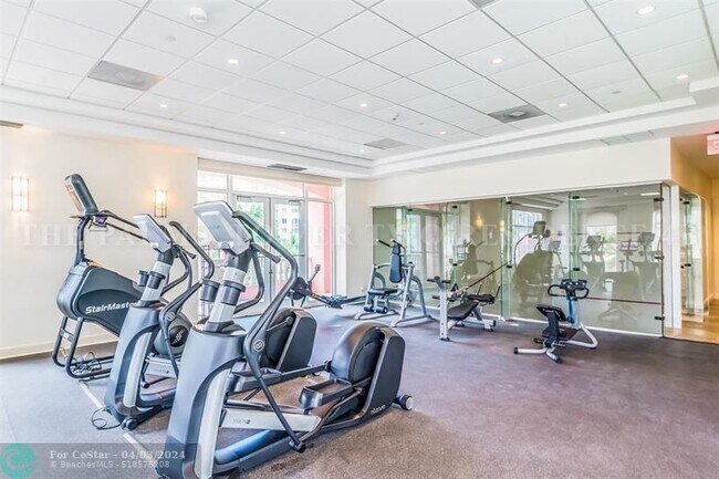 Building Photo - 2110 N Ocean Blvd