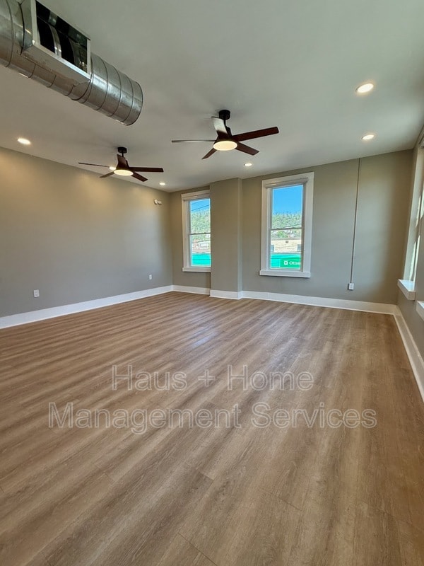 Building Photo - 906 Penn Ave