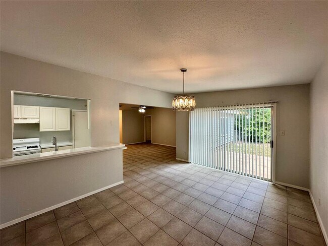 Building Photo - 301 Craigmont Dr