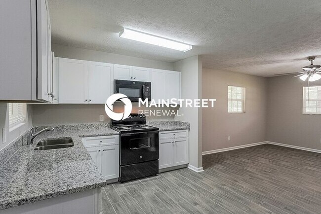 Building Photo - 3 Bedroom Pet-Friendly Home in Fairburn, G...