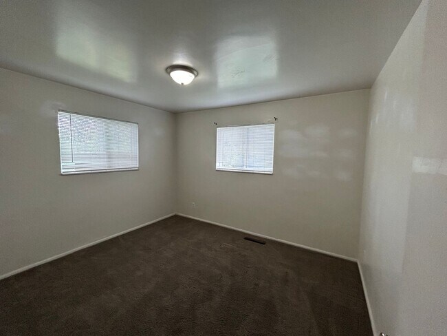 Building Photo - 3 Bed/1.5 Bath in a Cul-de-sac by Universi...