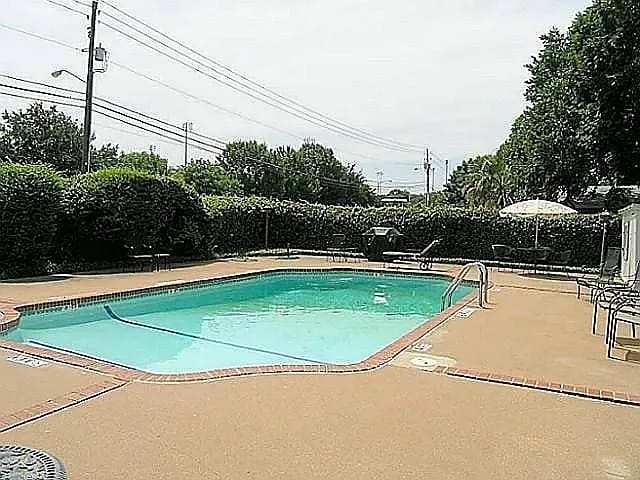 Building Photo - 1710 Scenic Dr