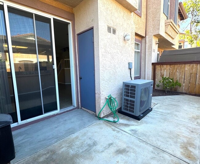 Building Photo - Beautifully Upgraded 2 Bed / 2.5 Bath Townhome in Tristan Community – Rancho San Diego