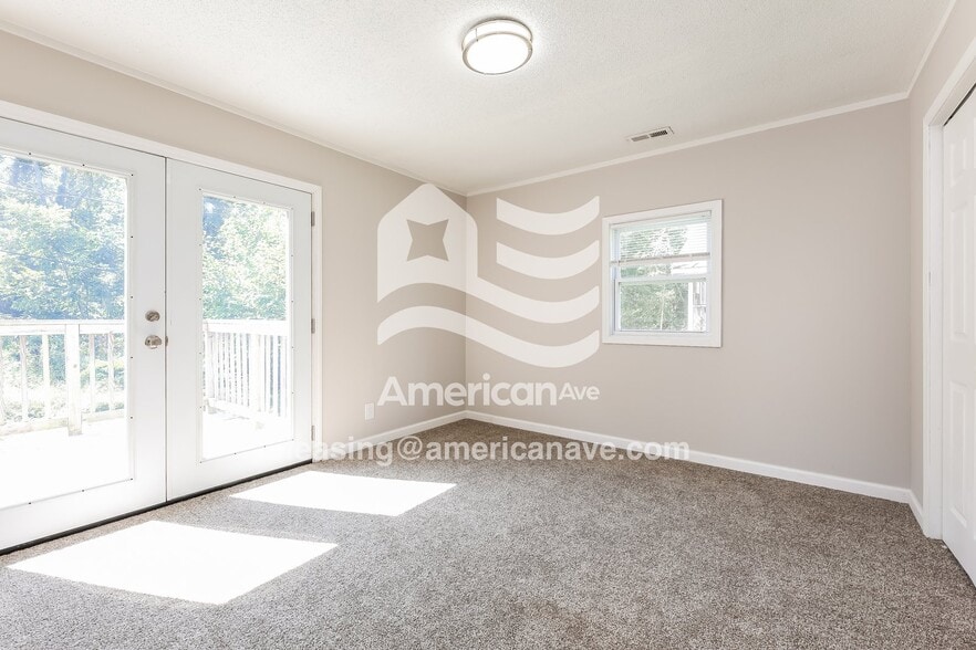 Building Photo - 16 Ames St