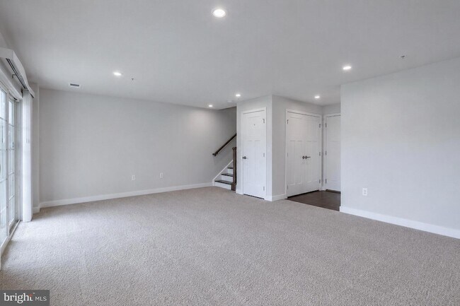 Building Photo - 8032 Spring Arbor Dr