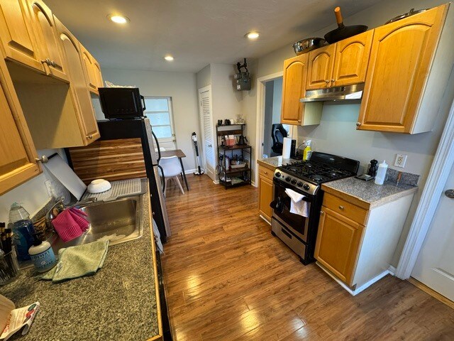 Building Photo - 224 Hanover St