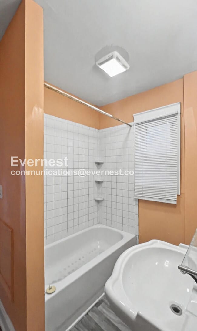 Building Photo - 3019 Walrond Ave