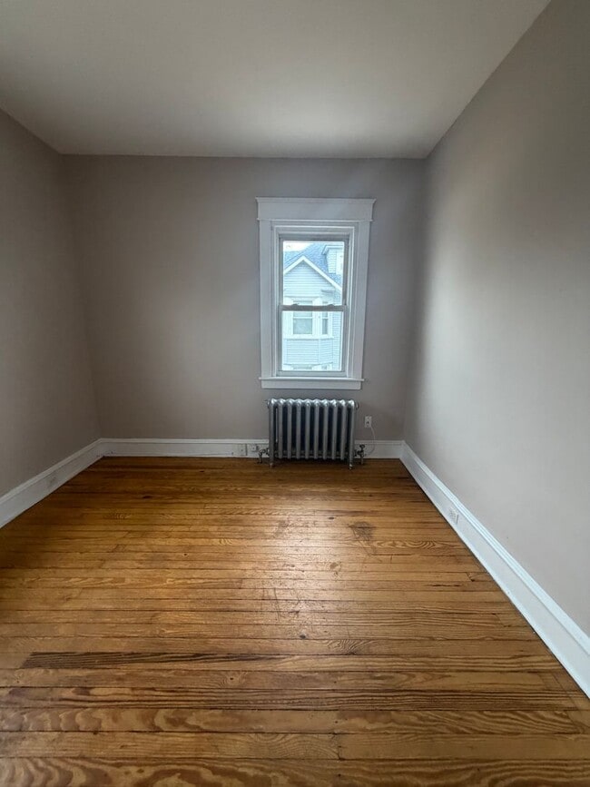 Building Photo - 1010 Chestnut St