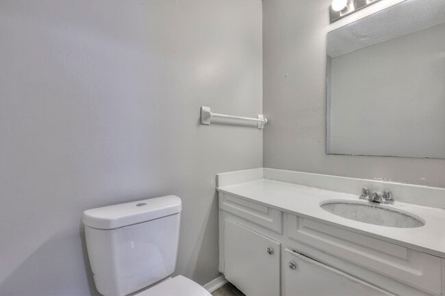 Building Photo - 4646 Nolensville Pk