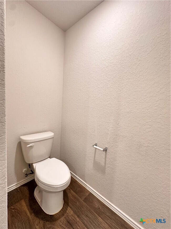 Building Photo - 101 Calgary Ln