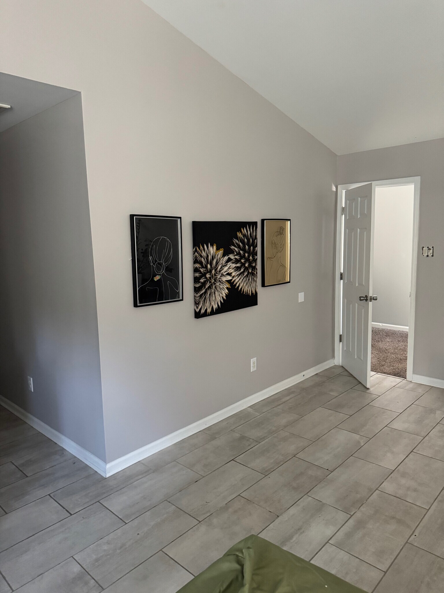 Building Photo - Room in House on Stonewood Pines Dr