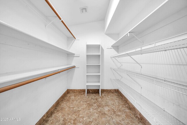 Building Photo - 5639 E Aire Libre Ave