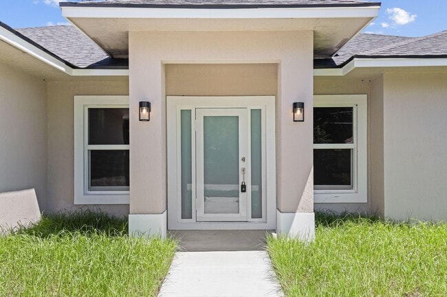 Building Photo - 5906 Hickory Dr