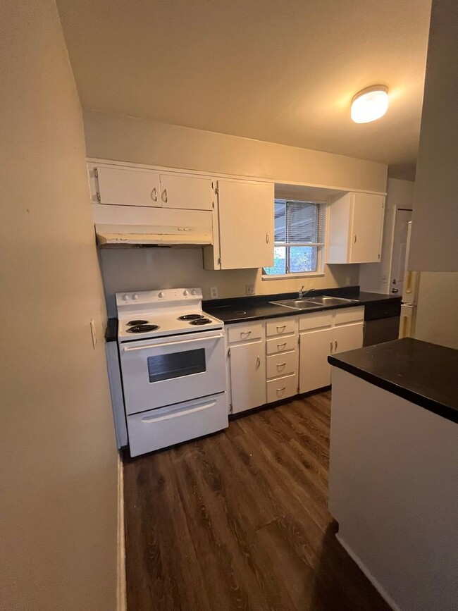 Building Photo - 2 Bed/1bath Duplex in Central Austin