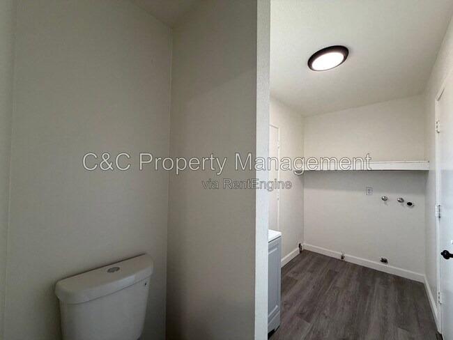 Building Photo - 21490 Bear Valley Rd