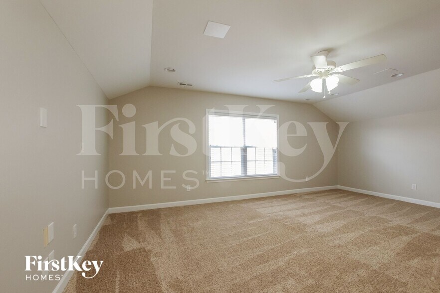 Building Photo - 4007 Fountainbrook Dr