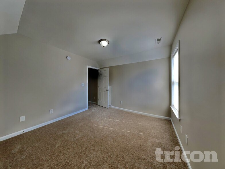 Building Photo - 308 Collinsworth Dr