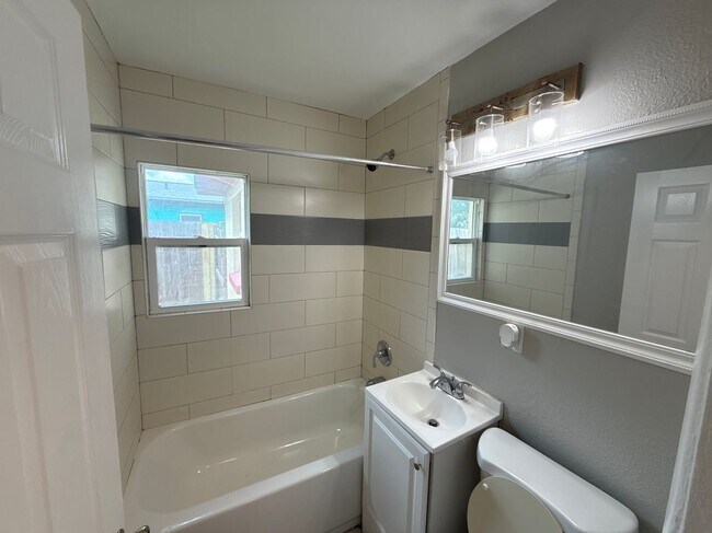 Building Photo - 1450 Powhatan Ct