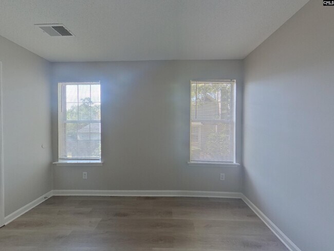 Building Photo - 105 Thornby Rd