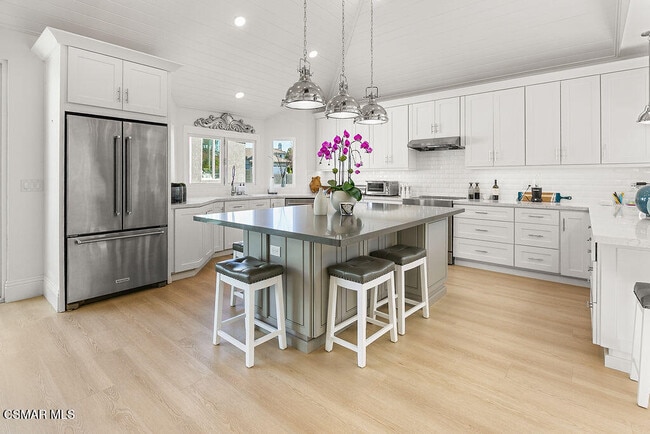 Building Photo - 2181 Brookfield Dr