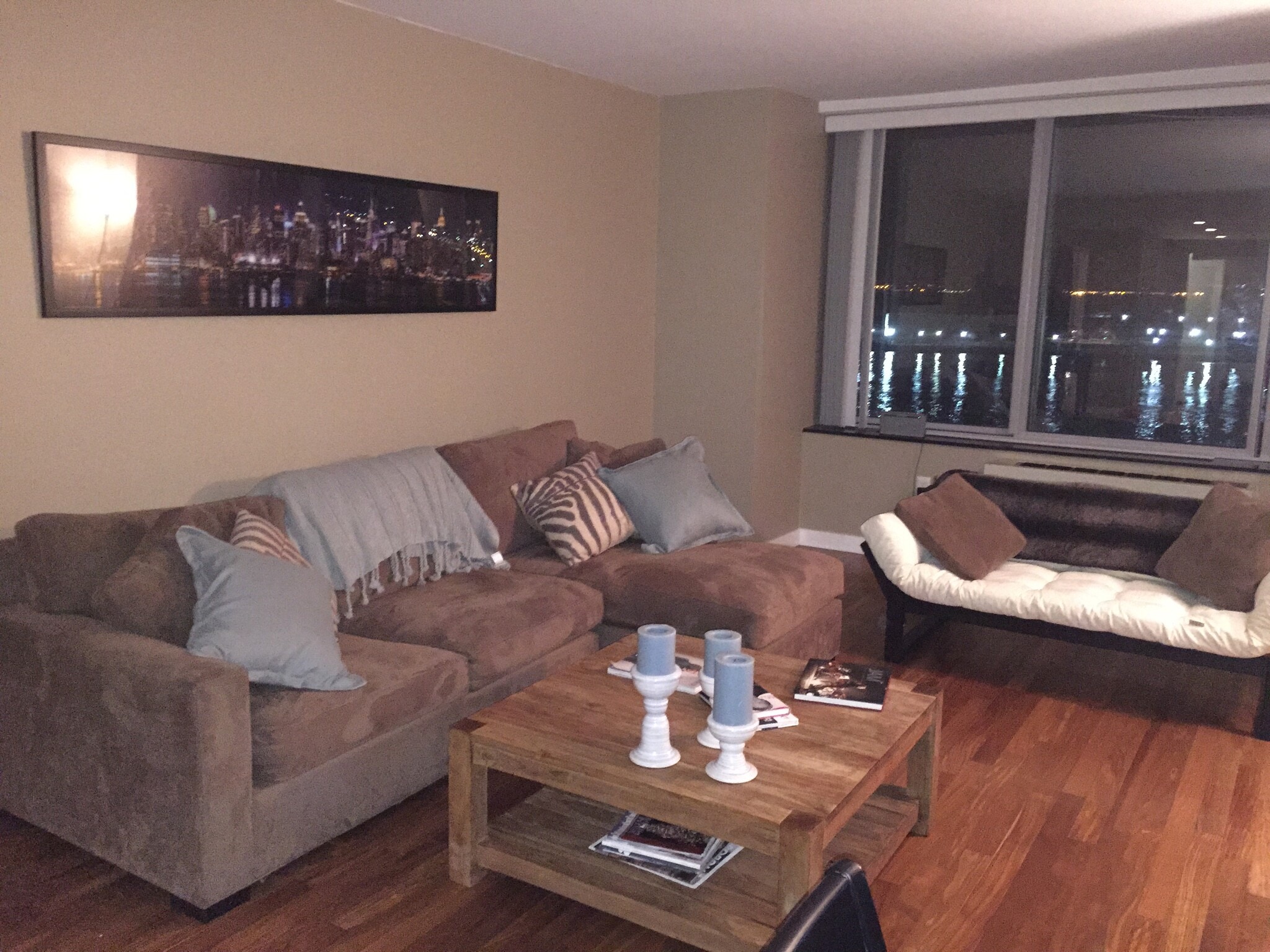 Building Photo - 25 Hudson St