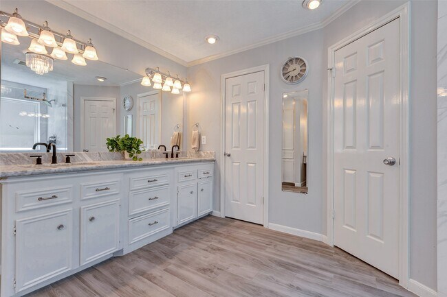 Building Photo - 9527 Enstone Cir