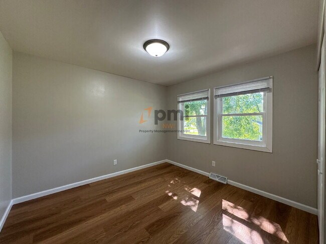 Building Photo - 1609 Monticello Park Dr