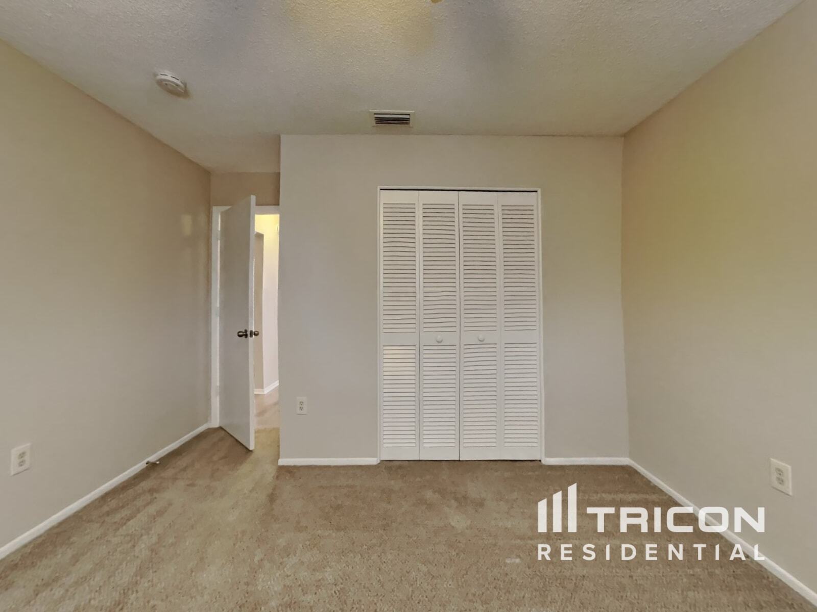 Building Photo - 1203 70th Dr E