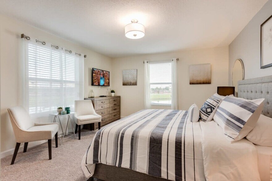 Building Photo - 4801 Kings Castle Cir