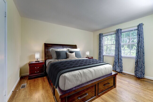 2nd Bedroom holds queen-size bed! - 10108 Donegal Ct