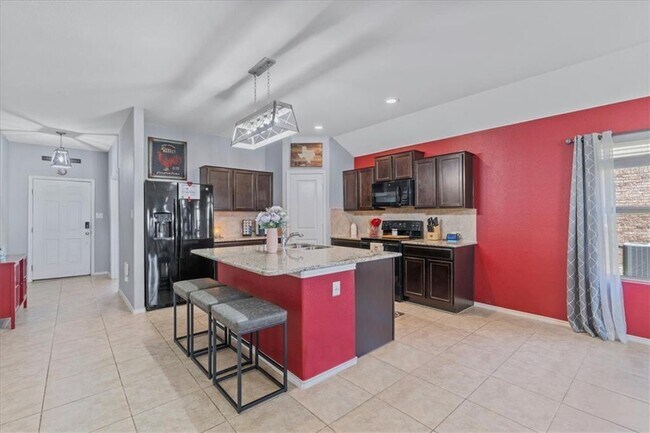 Building Photo - 1104 Hillrose Dr