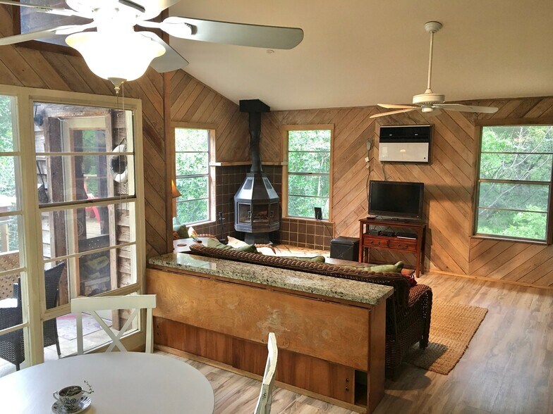 Building Photo - 16142 Spring Branch Trail