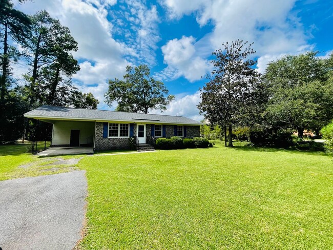 Building Photo - Updated and adorable rancher home in Old C...