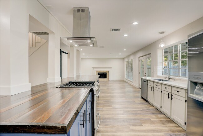 Building Photo - 3122 Rimrock Dr