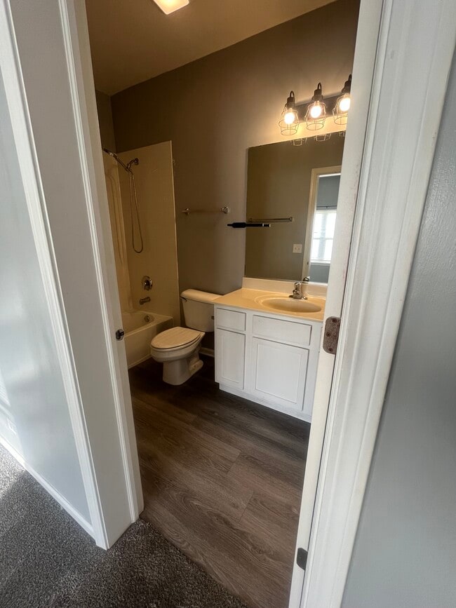 Building Photo - 1900 N Laramie Ave