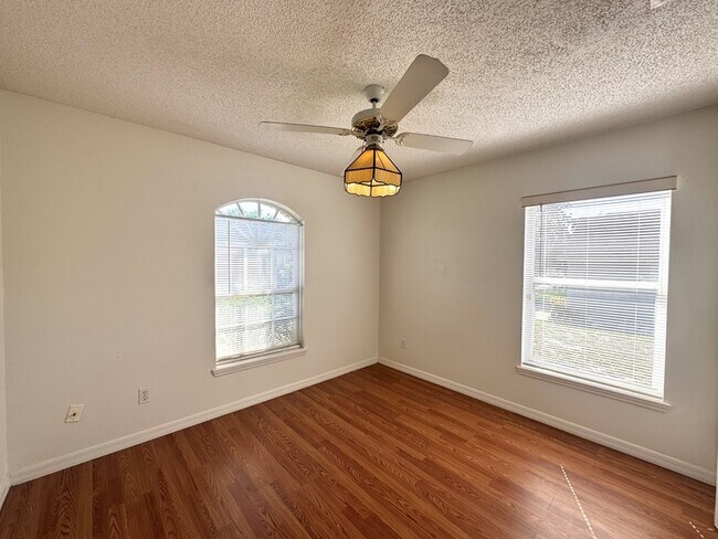 Building Photo - 1648 Dunlap Dr