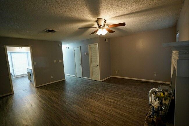 Building Photo - 338 Jamestown Manor Dr