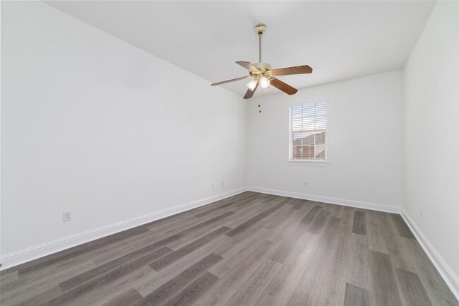 Building Photo - 1408 S Friendswood Dr