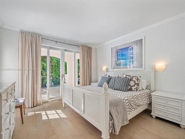 Building Photo - 19116 Fisher Island Dr