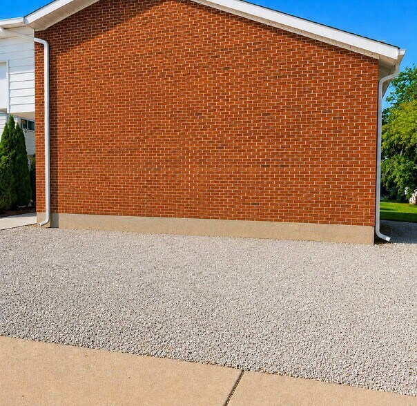 Building Photo - 8029 W Lyons St
