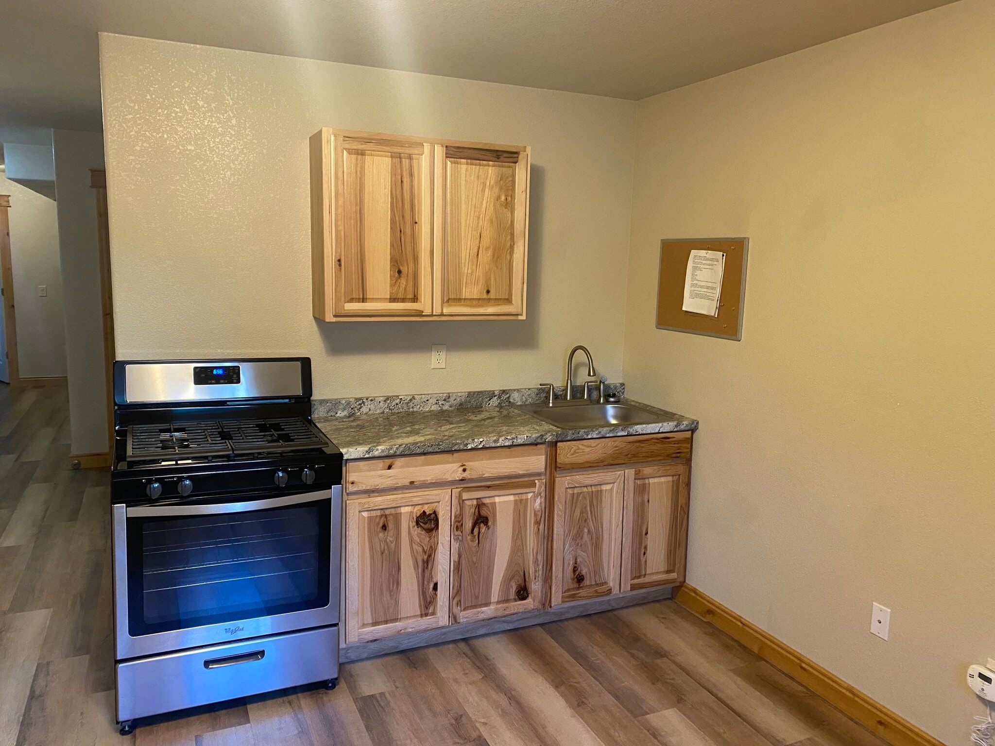 Kitchen - 323 Maroon Ct